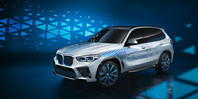 BMW, 2022 için küçük seri FCEV'yi onayladı